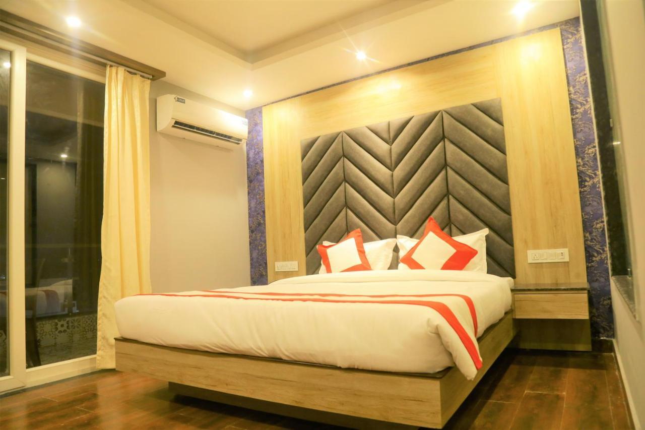 The Eleganza Hotel Jhajra Exterior photo